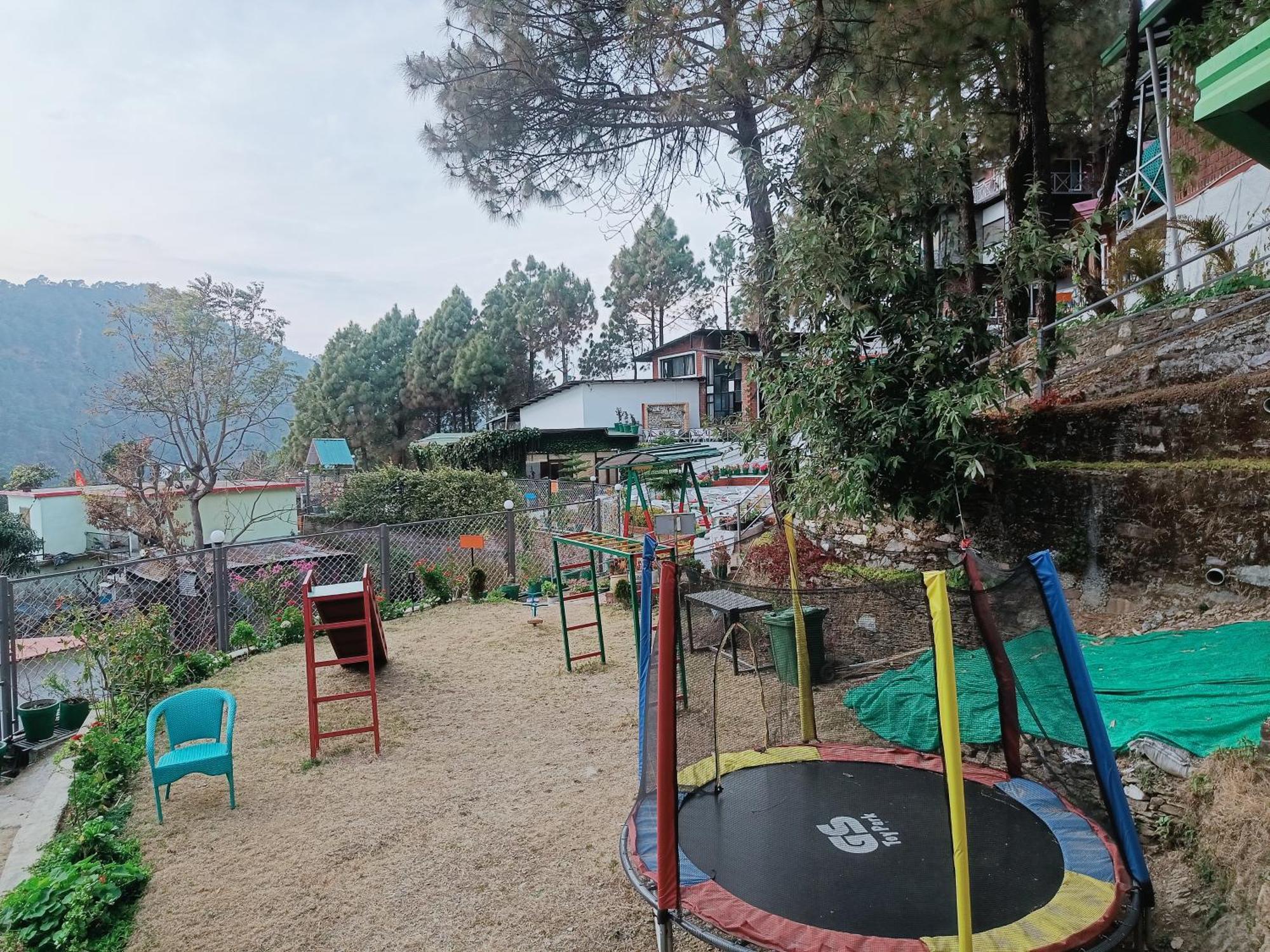Hotel Zone Connect By The Park, Lansdowne Esterno foto