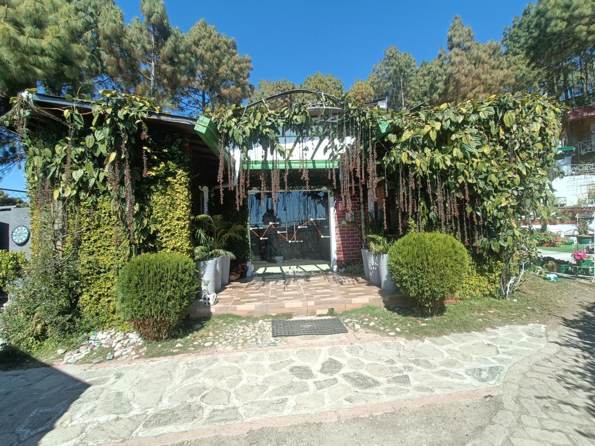 Hotel Zone Connect By The Park, Lansdowne Esterno foto